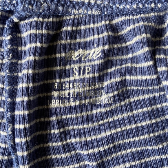 Aerie blue and white striped ribbed sleep/lounge shorts women’s small - Picture 2 of 3